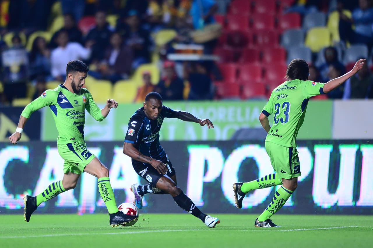 Con un doblete de Aldo rocha, gol de Martín Rodríguez, y gol del Shaggy Martínez, Morelia golea y deja claro el mal momento que esta viviendo el Querétaro.