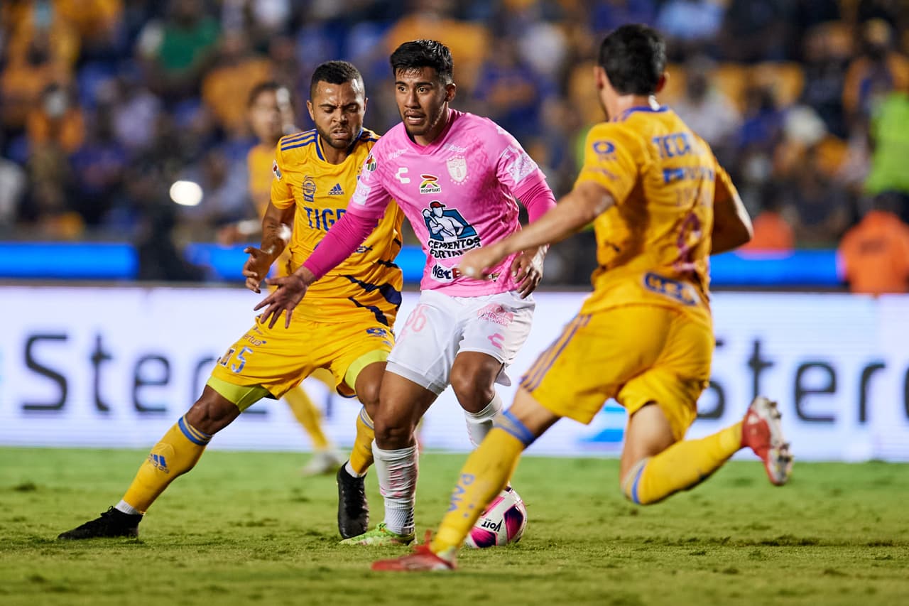 Luis Quiñones, Nico López y Juan Pablo Vigón fueron los responsables de la goleada de Tigres 3-0 sobre Pachuca.