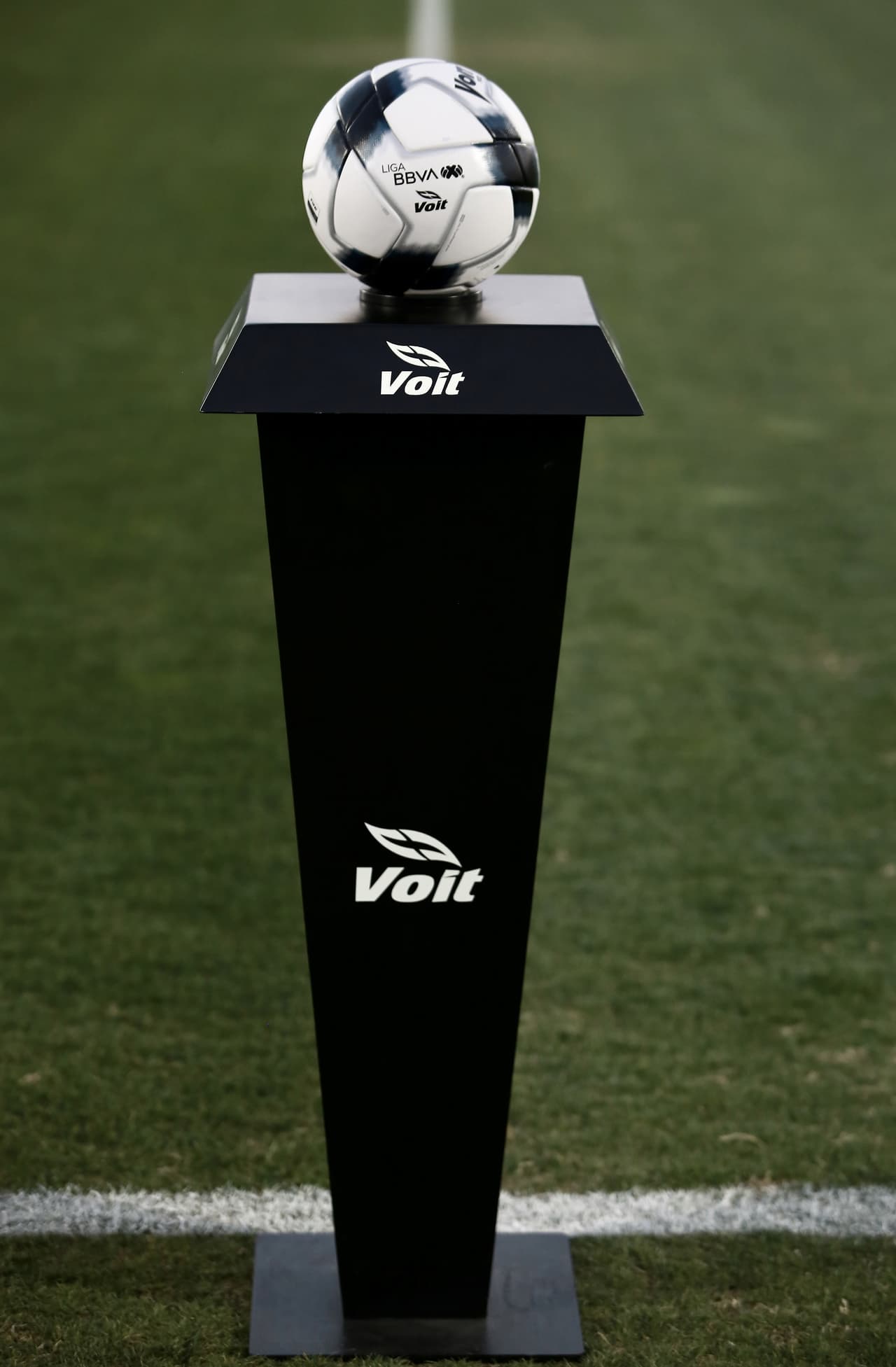 Official Ball Voit 1922 during the game FC Juarez vs Necaxa, corresponding to day 01 of the Torneo Clausura Grita Mexico C22 of Liga BBVA MX, at Olimpico Benito Juarez Stadium, on January 7, 2022. 
<br>
<br> Balon Oficial Voit 1922 durante el partido FC Juarez vs Necaxa, correspondiente a la jornada 01 del Torneo Clausura Grita Mexico C22 de la Liga BBVA MX, en el Estadio Olimpico Benito Juarez, el 07 de Enero de 2022.