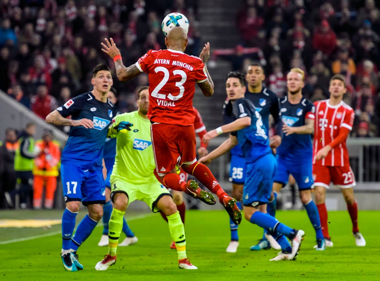 Al minuto 32 del segundo tiempo, un cabezazo del chileno Arturo Vidal puso el 4-2 que sentenciaba del todo el juego.