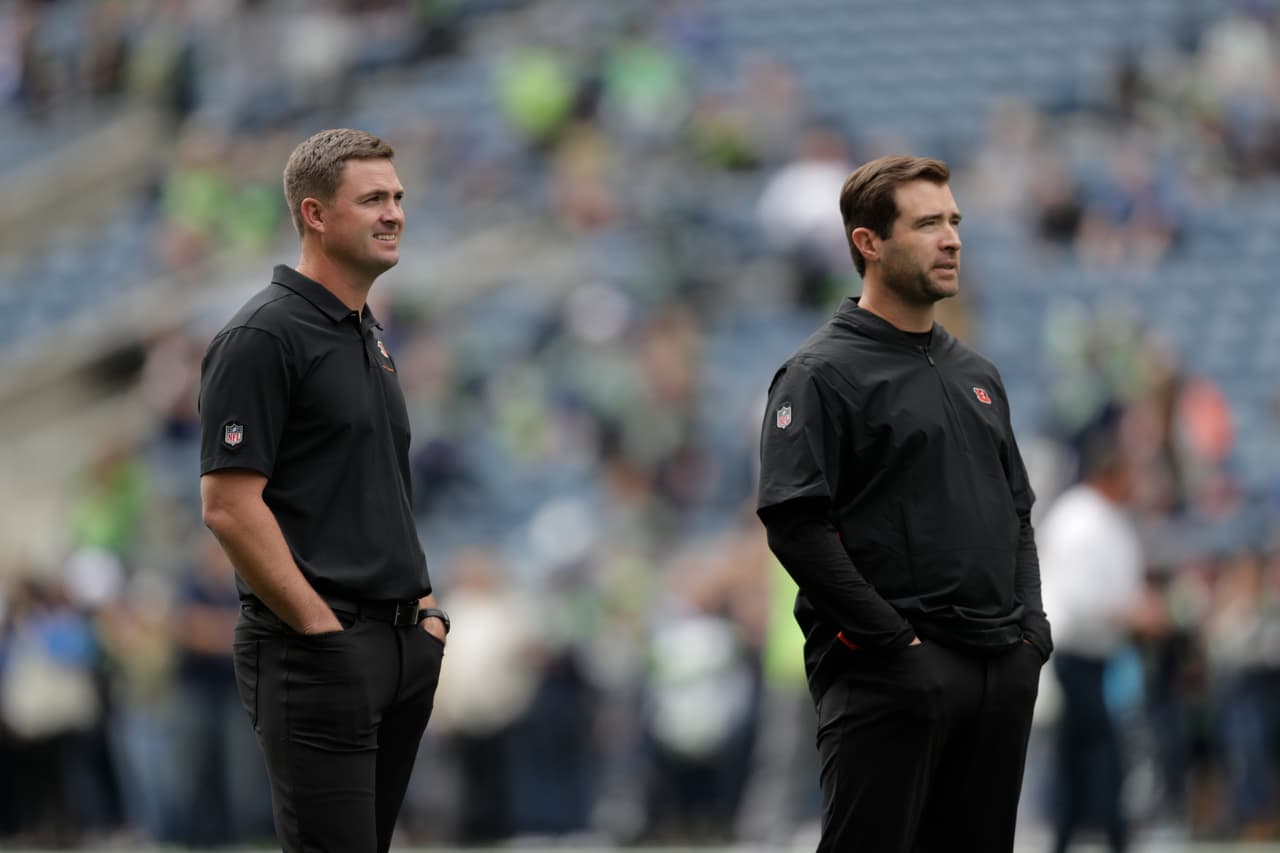 Por otra parte, Brian Callahan es el coordinador ofensivo del equipo y estará viviendo su segunda experiencia con los Bengals en este cargo y Dan Pithcer es el coach de quarterbacks.
