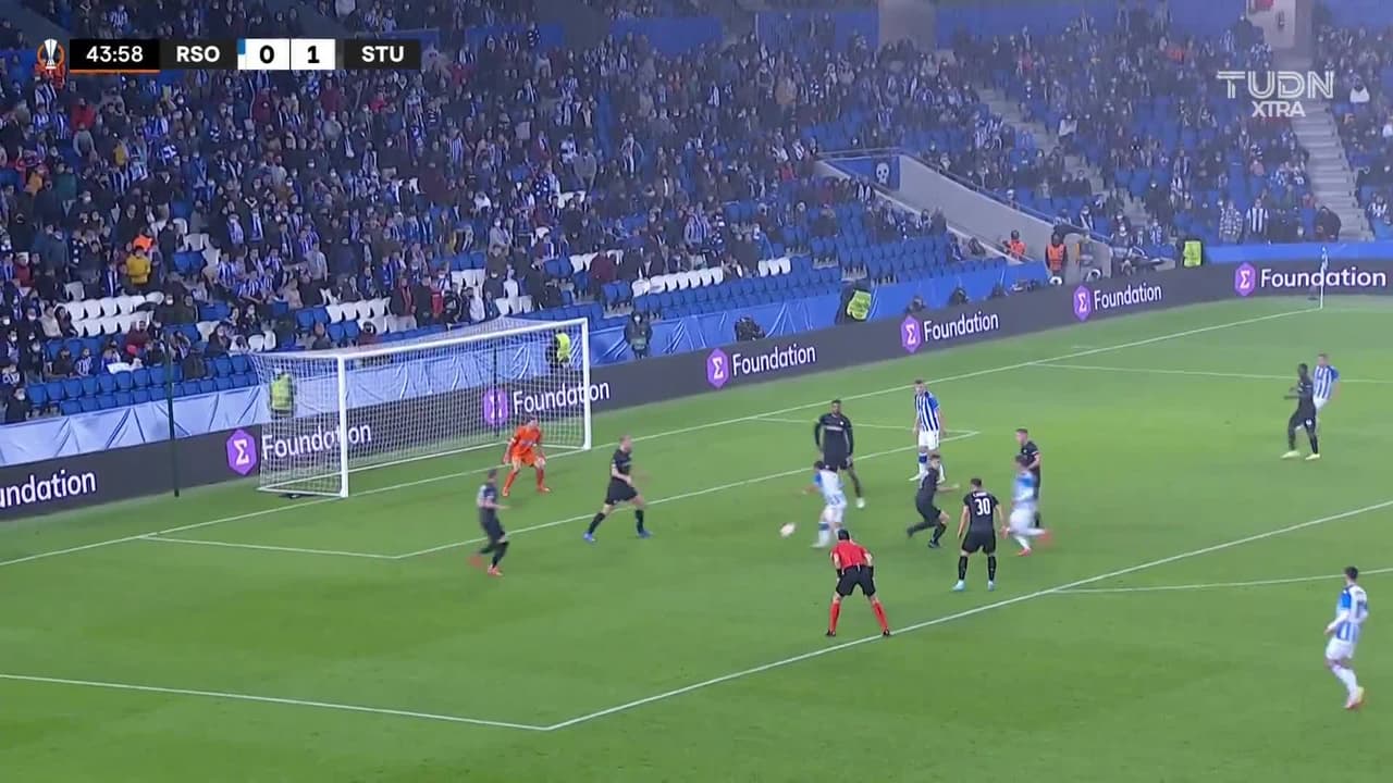 ¡TIRO ATAJADO! disparo por Portu.