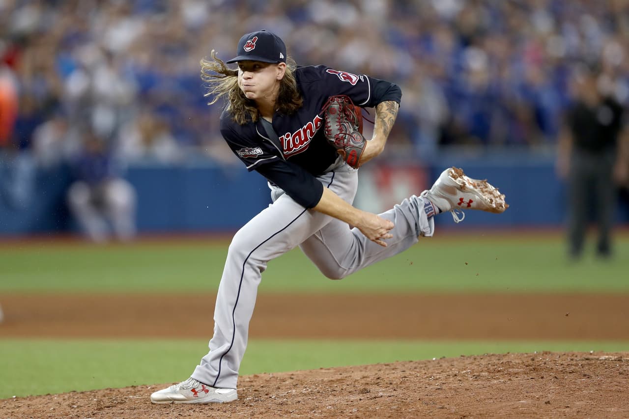 De 25 años, el lanzador diestro Mike Clevinger tiene tres triunfos y tres derrotas en lo que va de la campaña.
