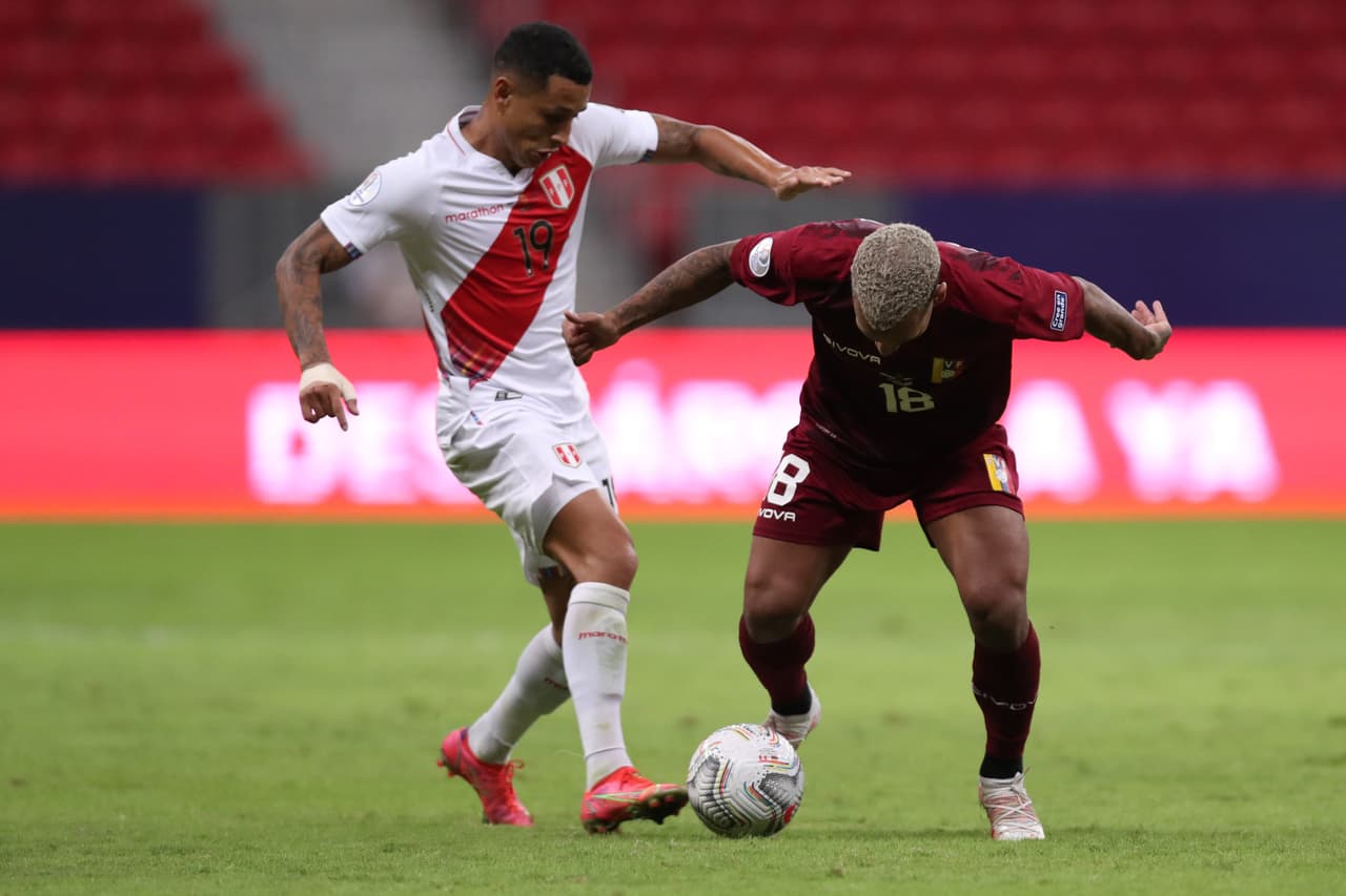 André Carrillo capitalizó el dominio de Perú en el encuentro y con un gol solitario dio el triunfo ante Venezuela.
