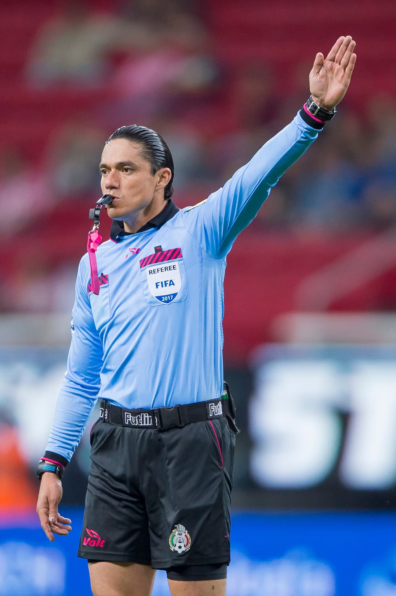 Óscar Macías Romo fue el árbitro encargado de dirigir este partido.