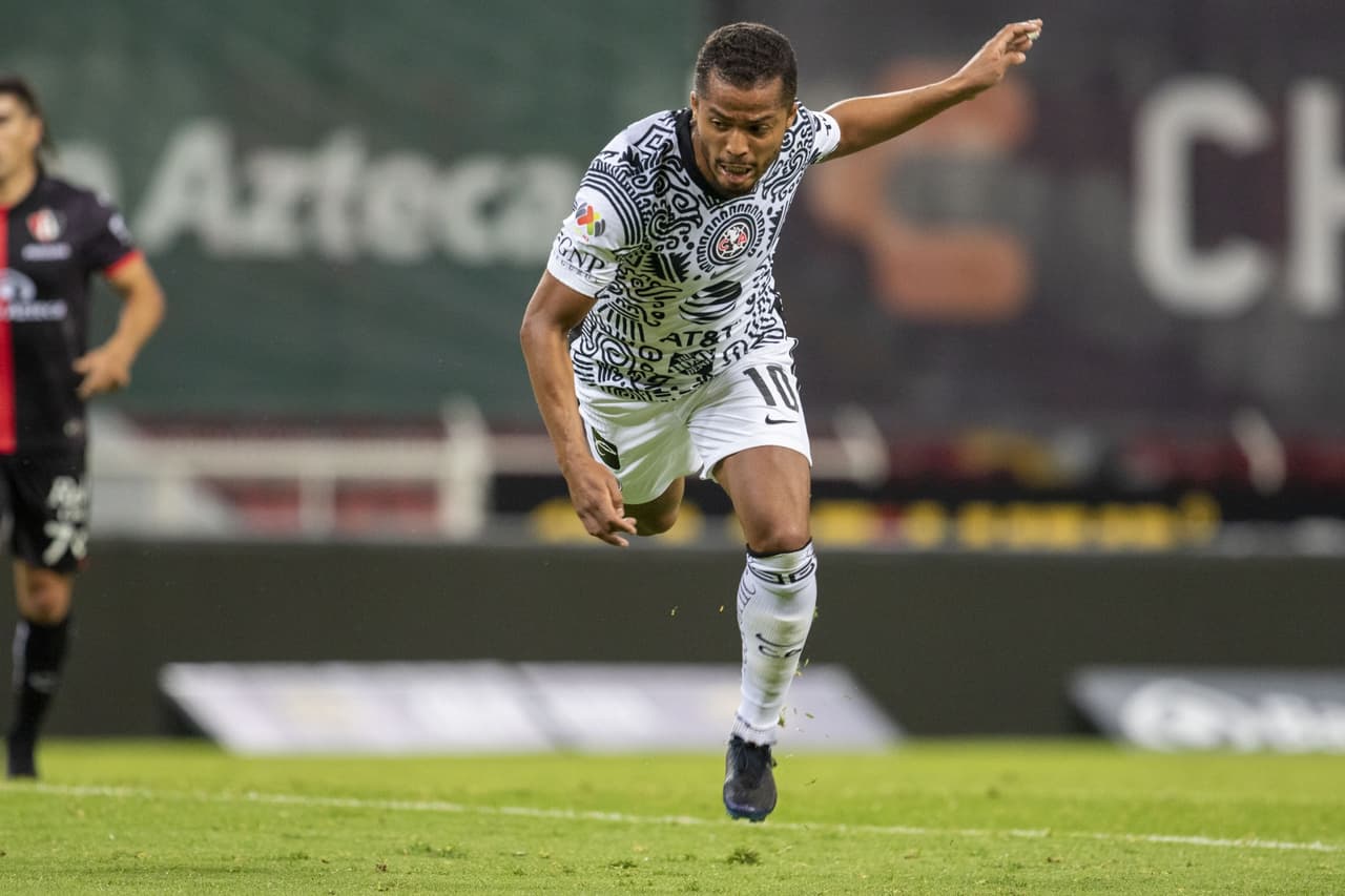 Peligra la continuidad de Gio dos Santos en las Águilas
