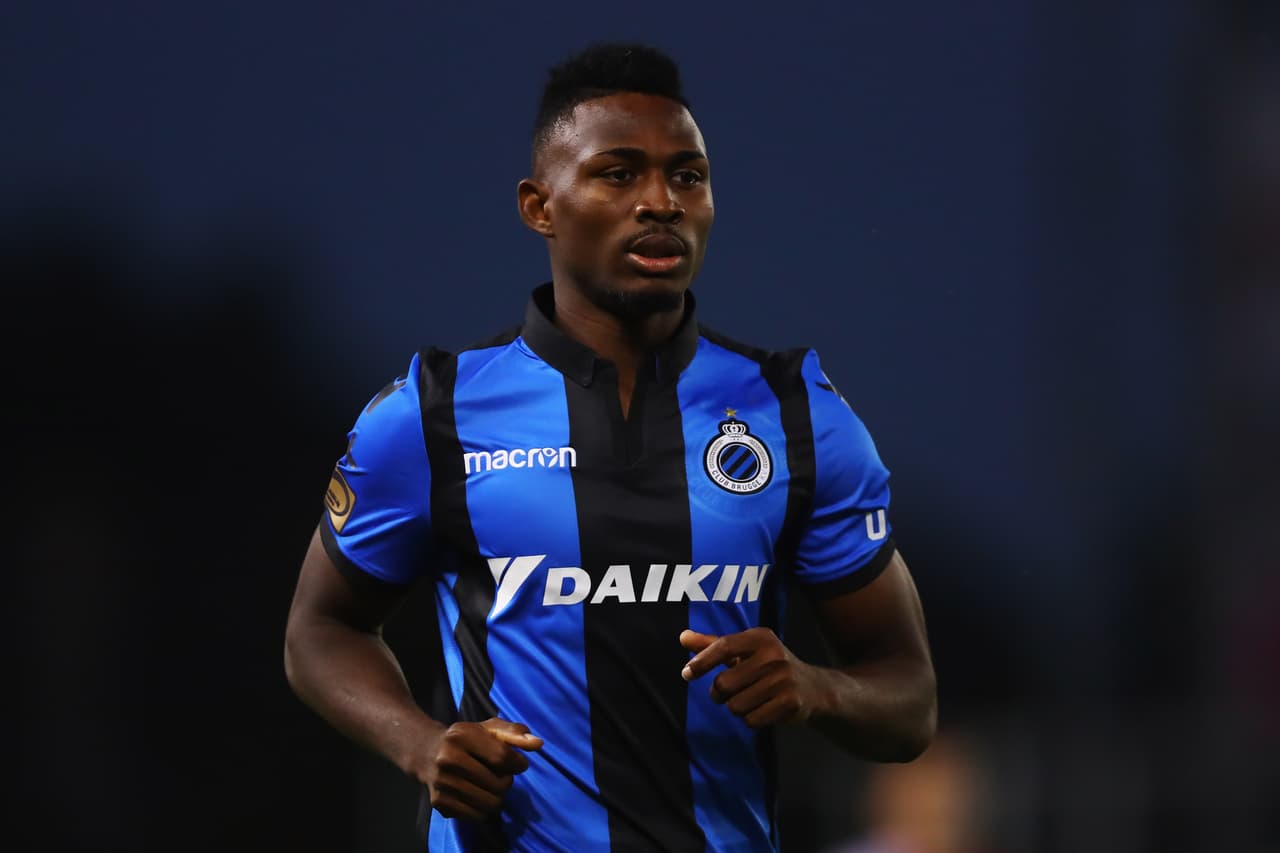 Emmanuel Bonaventure Dennis, nacido en Nigeria, es el goleador del Brugge, pese a sus 21 años.