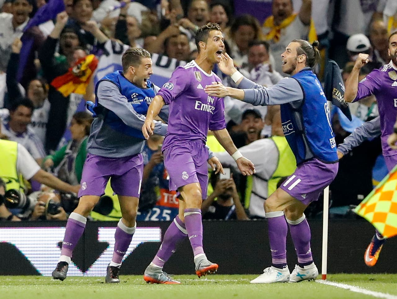 Bale arrancó como suplente en Cardiff contra Juventus, con Isco en la cancha en su lugar.