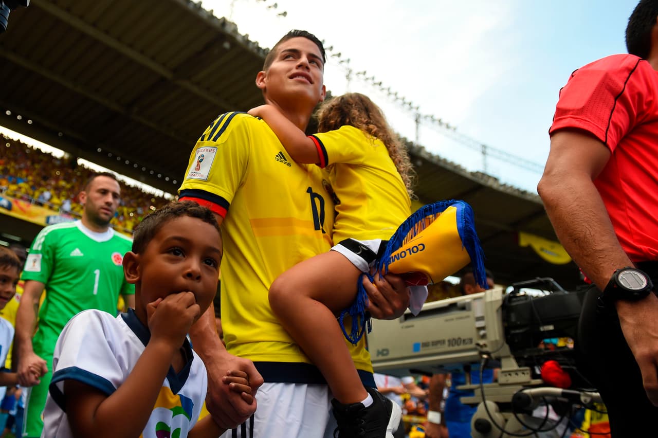 Salome, en los brazos de James Rodríguez, es la pequeña del colombiano, que se roba toda su atención y es su gran inspiración en estos cuatro años de vida.