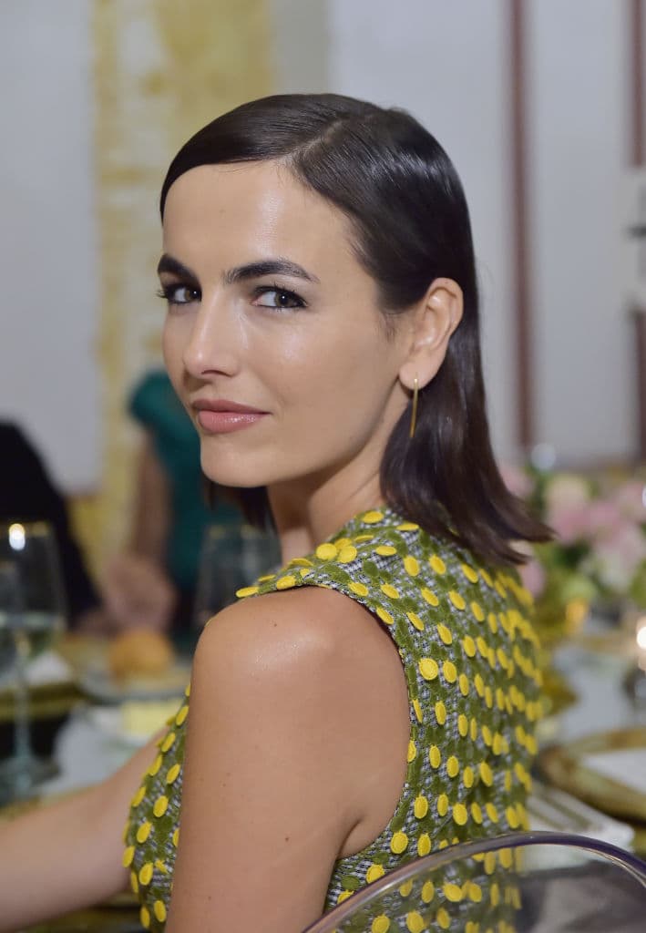 Poison Ivy 2: Lily (1995) - Lily Leonetti es una joven de provincias estudiante de Bellas Artes que se traslada a Los Ángeles para ampliar sus conocimientos de dibujo y pintura. Allí se instala en una casa con cuatro excéntricos jóvenes.
<br>