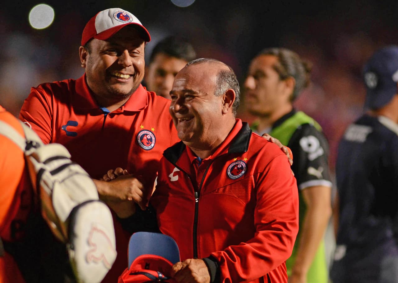 En vista de los excelentes resultados, la directiva jarocha lo ratificó en el cargo.