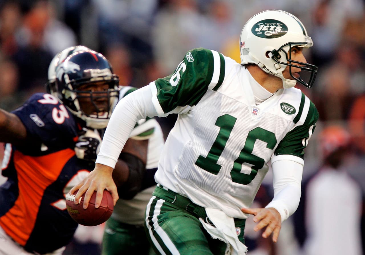 <b>#10: Vinny Testaverde</b>
<br>46,233 yards (1987-2007)