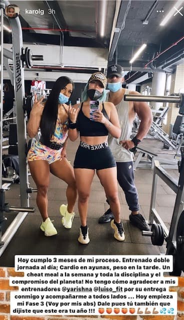 Karol G publicó en su cuenta de Instagram nos compartió la receta de su éxito: ‘…un cheat meal a la semana y toda la disciplina y compromiso del planeta’.