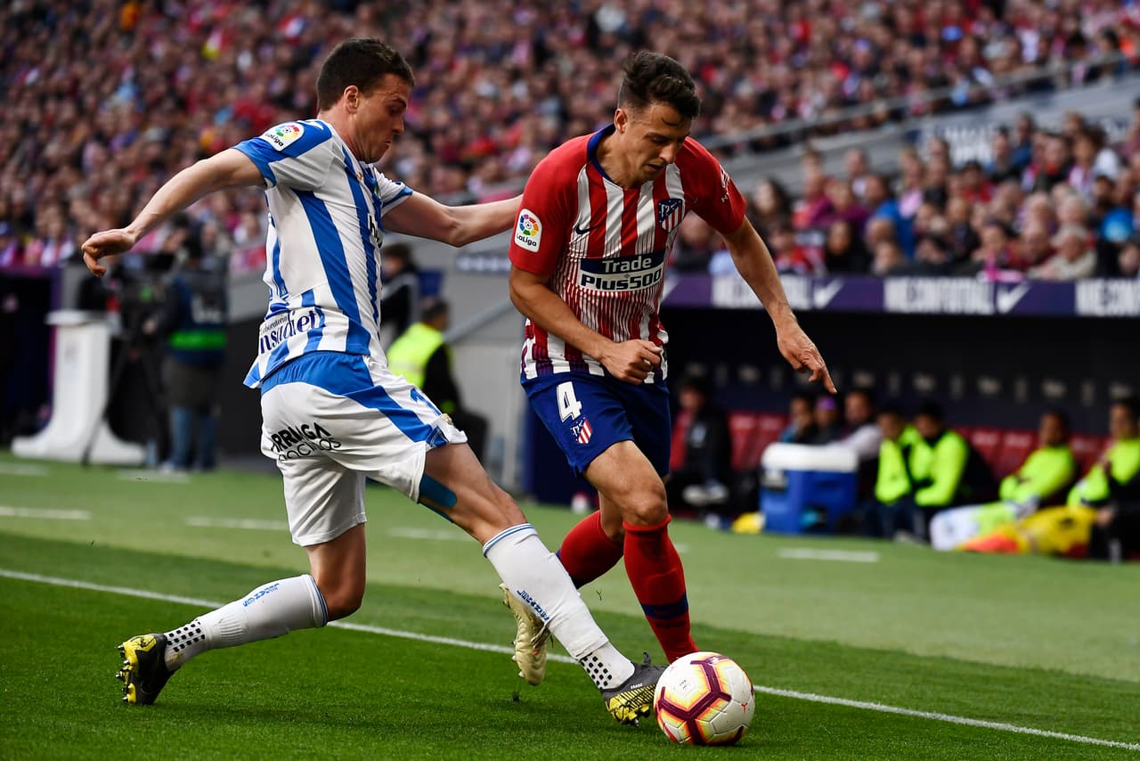 Hubo algunas llegadas, en especial por las bandas con Santiago Arias, Thomas Partey, Ángel Correa y Antoine Griezmann.