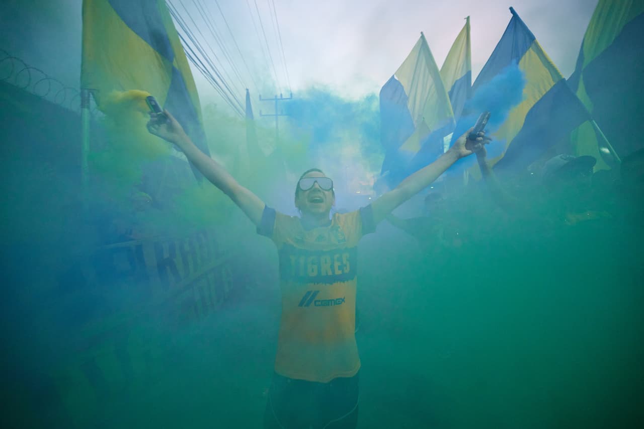 Tigres tiene recibimiento peligroso que deja heridos en el Universitario