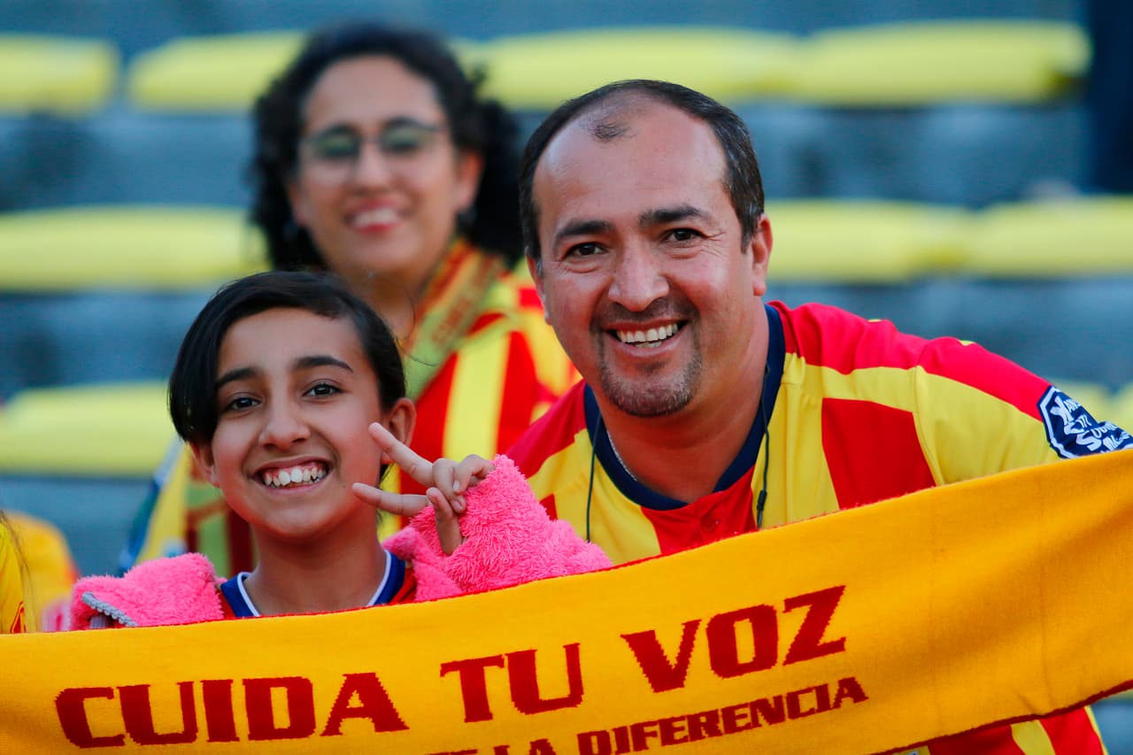 El colorido vistió el estadio Morelos para el partido entre Monarcas y Cruz Azul, duelo de la Jornada 17 clave con miras a los últimos cupos de la Liguilla del Apertura 2018.