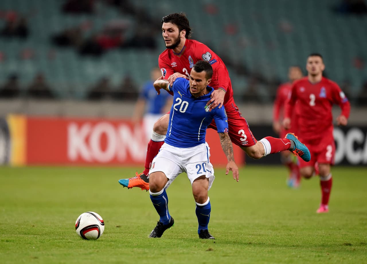Delantero – Sebastian Giovinco (Toronto FC): Se encuentra en un nivel superlativo desde el año pasado, anotando goles y poniéndolos en bandeja de plata a diestra y siniestra. Antonio Conté esta desperdiciando a uno de los atacantes italianos más talentosos y en extraordinario nivel en la actualidad.