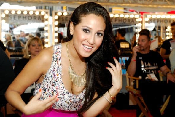 Te presentamos un vistazo de una de las más hermosas participantes del Tazón Latino V, la cantante y actriz Adrienne Bailon.