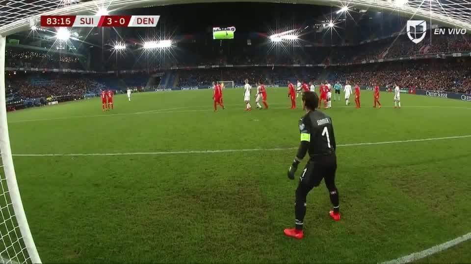 Mathias Jørgensen descuenta para Dinamarca 3-1 sobre Suiza