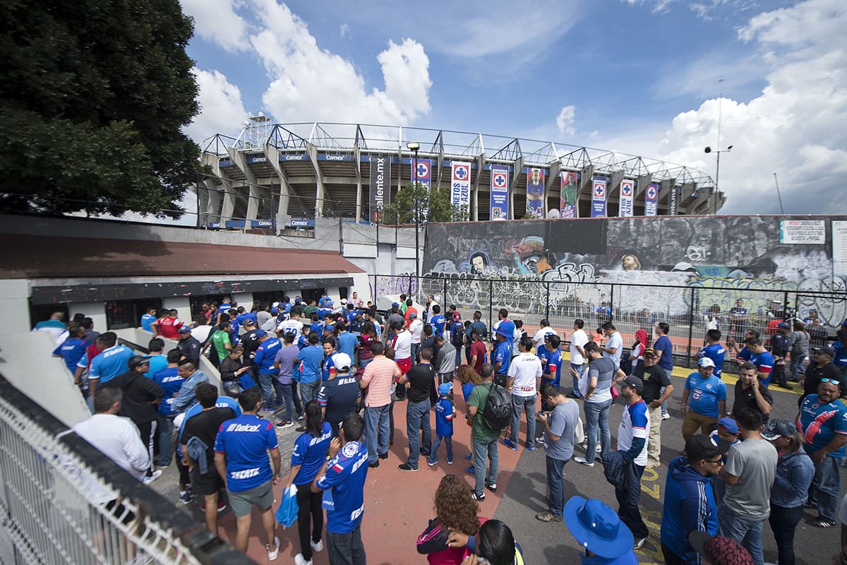 Foto de accion del partido Cruz Azul vs Veracruz correspondiente a la jornada 8 del torneo Apertura 2018 de la Liga BBVA Bancomer desde el estadio Azteca. Action photo of the match Cruz Azul vs Veracruz corresponding to day 8 of the 2018 Apertura tournament of Liga BBVA Bancomer from the Azteca stadium. EN LA FOTO: