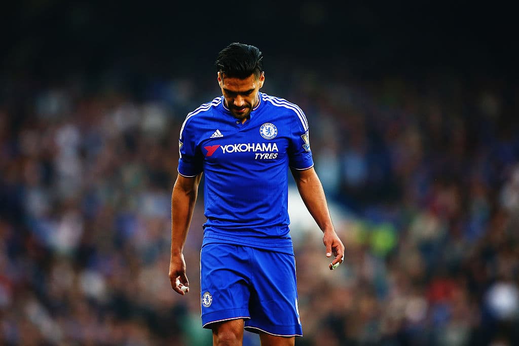Radamel Falcao se va tras un paso gris por el Chelsea.