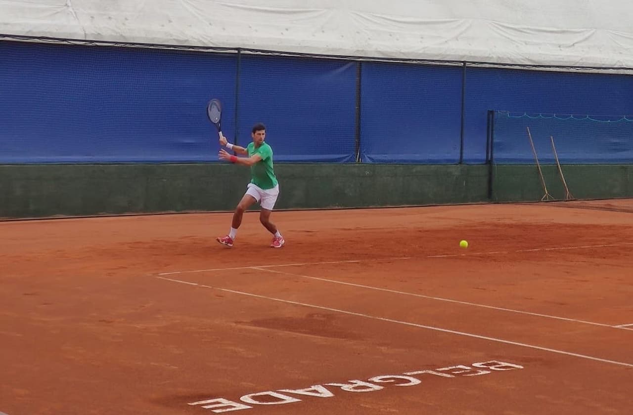 Djokovic regresa a las canchas tras vencer al coronavirus