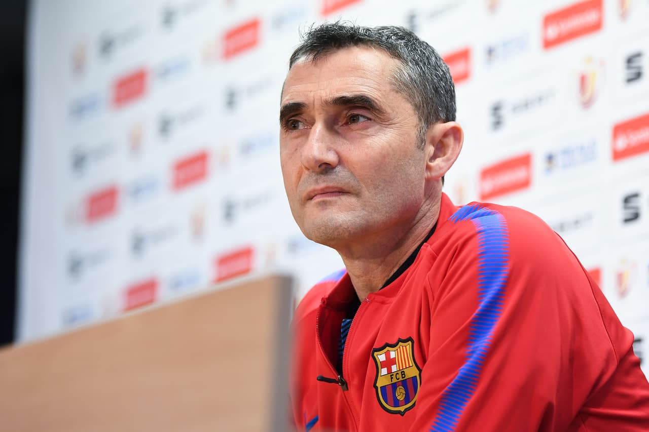 Ernesto Valverde. El técnico extremeño del FC Barcelona llevó al título al equipo catalán en la temporada 2017-18 de La Liga. Durante su mandato el equipo 
<i>culé</i> acumuló 43 juegos seguidos sin perder.