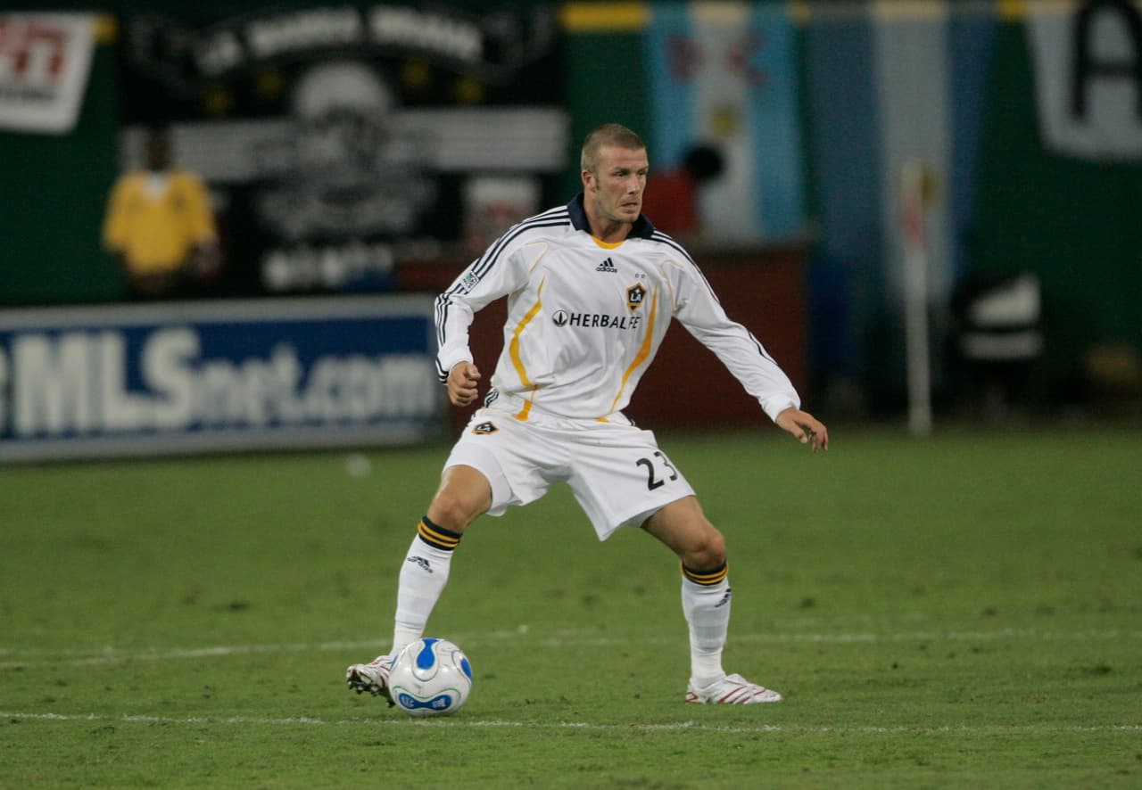 David Beckham - el 'Spice Boy' debutó con LA Galaxy en el 2007. Jugó 18 minutos en la caída de los californianos por 1-0 con el D.C. United.