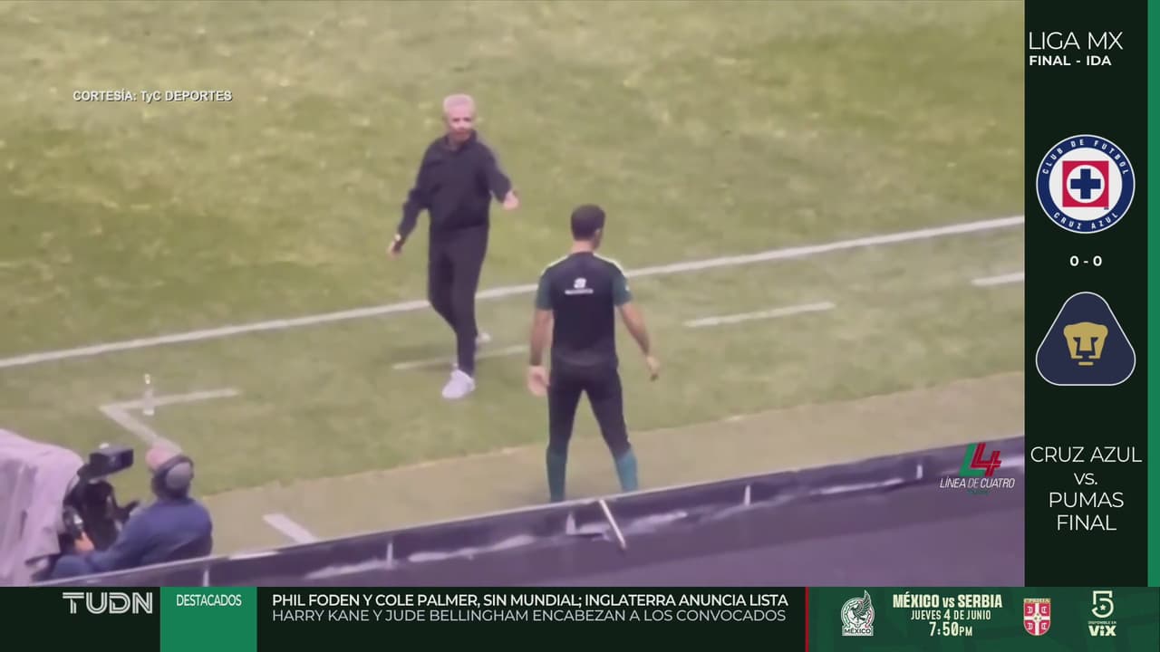 Javier Aguirre y Rafa Márquez intercambian puntos de vista