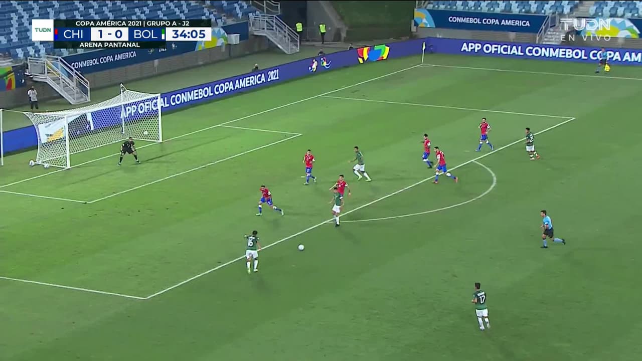 ¡TIRO ATAJADO! disparo por Erwin Saavedra.