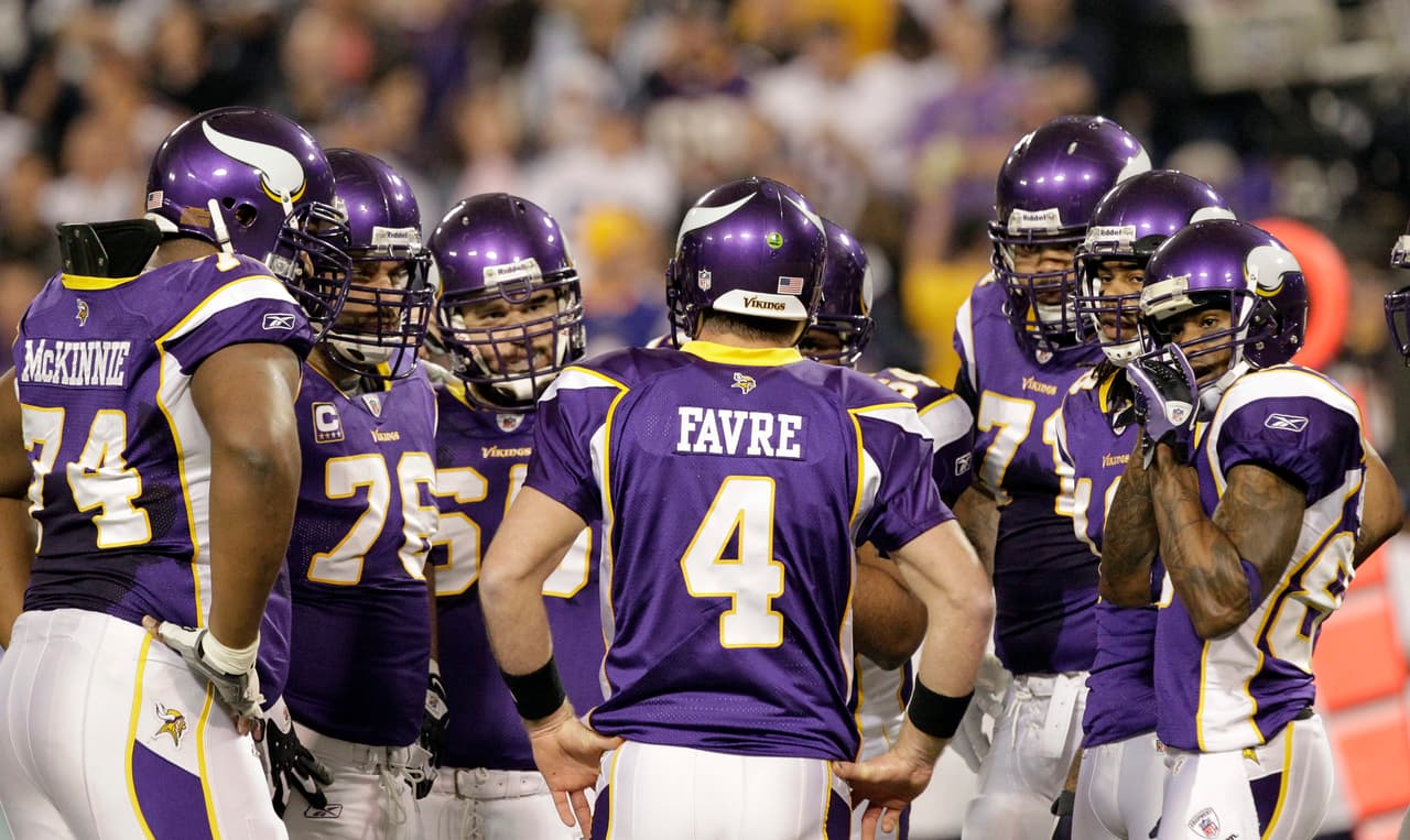 Los Minnesota Vikings no han tenido la oportunidad de regresar al Super Bowl desde 1977, mientras que los Philadelphia Eagles son una de las dos franquicias de la NFL que tienen un récord ganador en la
<i>Era Moderna</i> pero sin victorias en el Super Bowl.