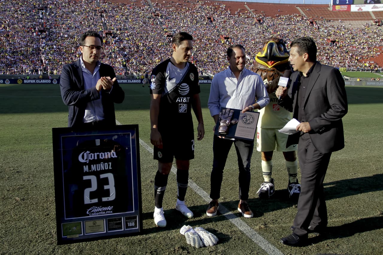 Así fue la despedida del arquero Moises Muñoz luego de 17 años de carrera, en un adiós cargado con los colores del América en el Clásico Nacional en Estados Unidos.
