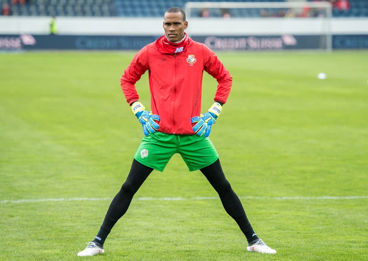 Alex Rodríguez de Panamá es el hombre más alto de los 'canaleros' con 1.97 metros.