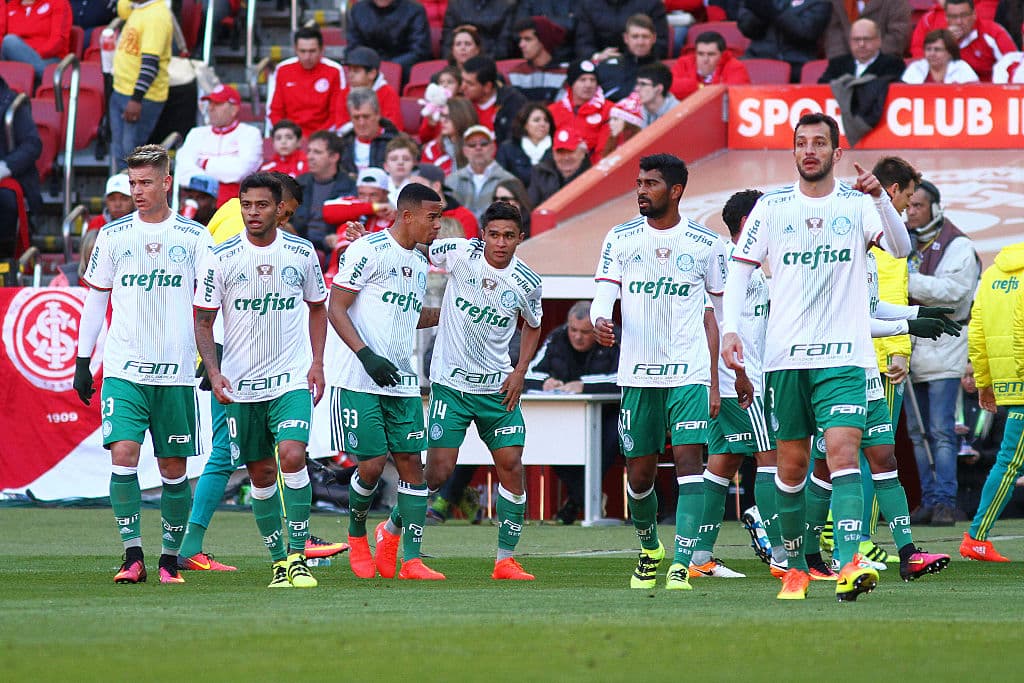 Palmeiras festeja el único gol del partido ante Internacional.