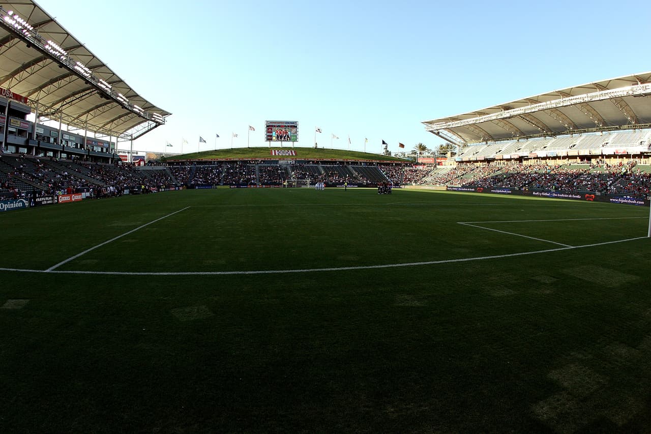 CARSON, CA - JULY 02: General view as the starters of Chivas USA and the Chicago Fire huddle on the field before the MLS game at The Home Depot Center on July 2, 2011 in Carson, California. (Photo by Jeff Golden/Getty Images)