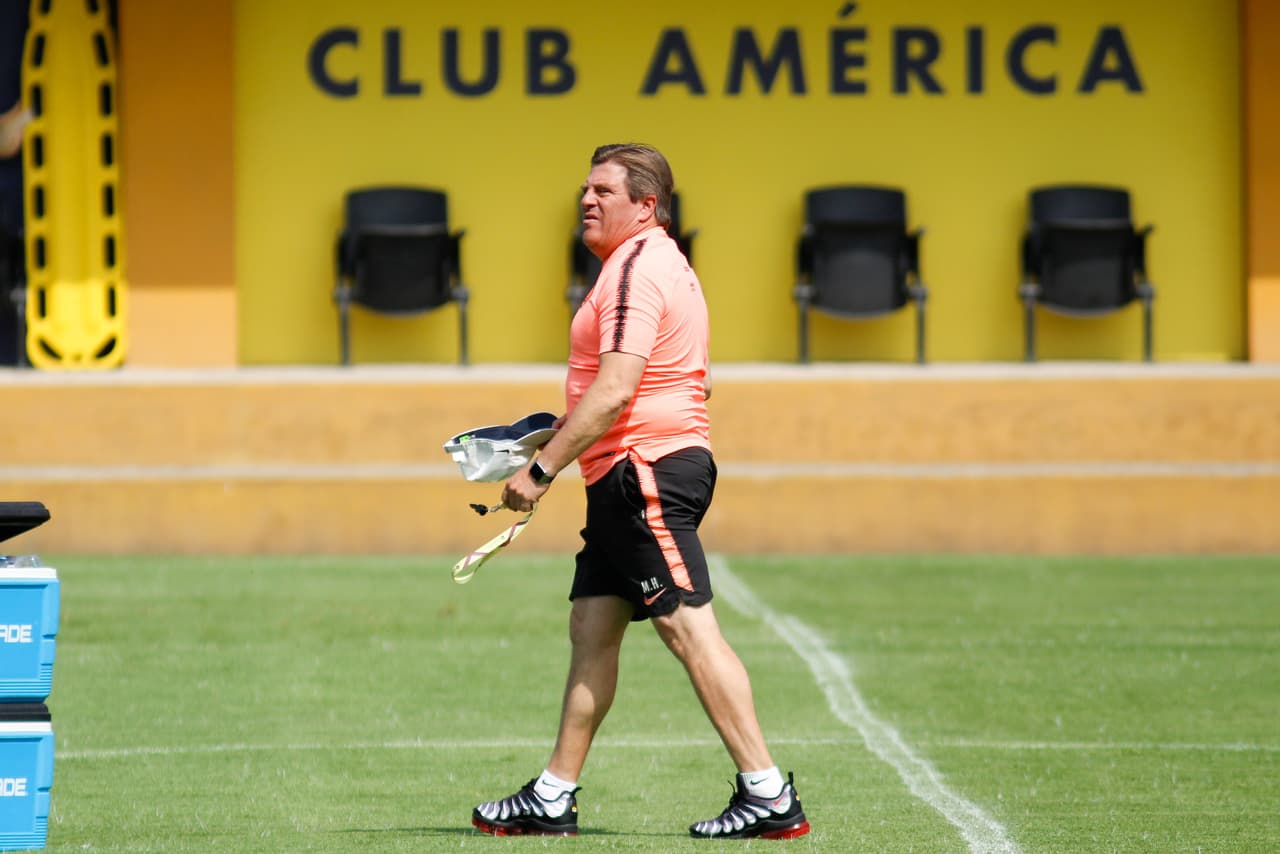 Miguel Herrera sabe que cuenta con una nómina amplia, que lo obliga a pensar en ganarlo todo este semestre.