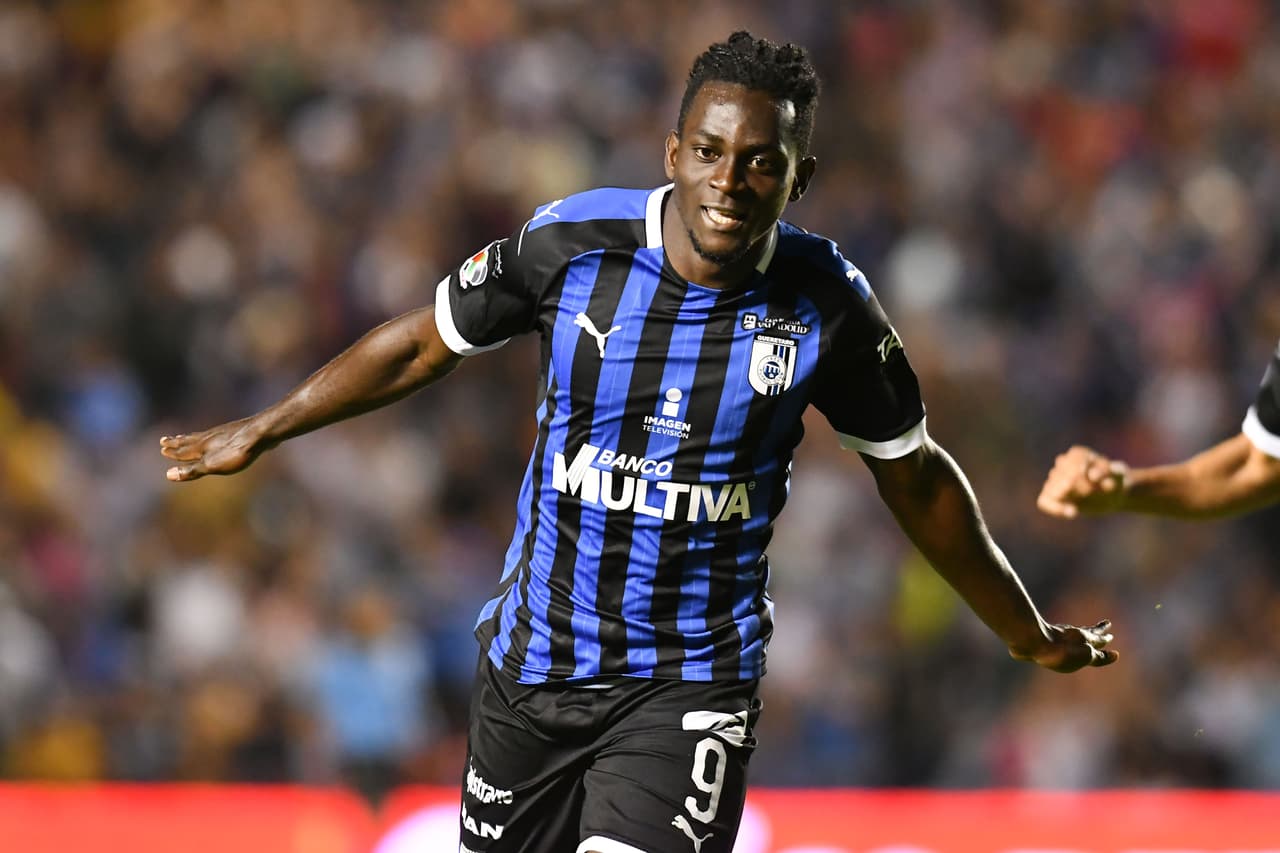 <b>Aké Loba.</b> El africano participó en 17 encuentros con el Querétaro, en 14 de inicio. Anotó seis goles en mil 1162 minutos, vio una amarilla y salió para reforzar al Cruz Azul.