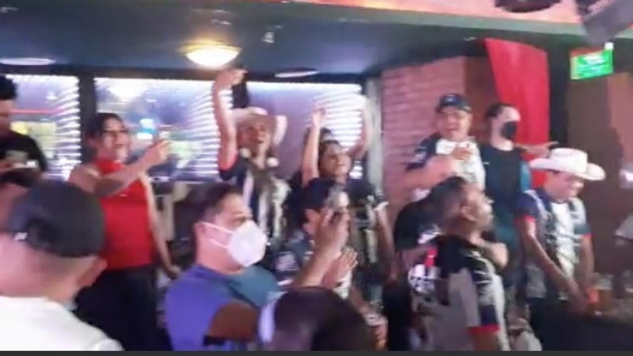 Aficionados de Rayados arman la previa en Abu Dabhi