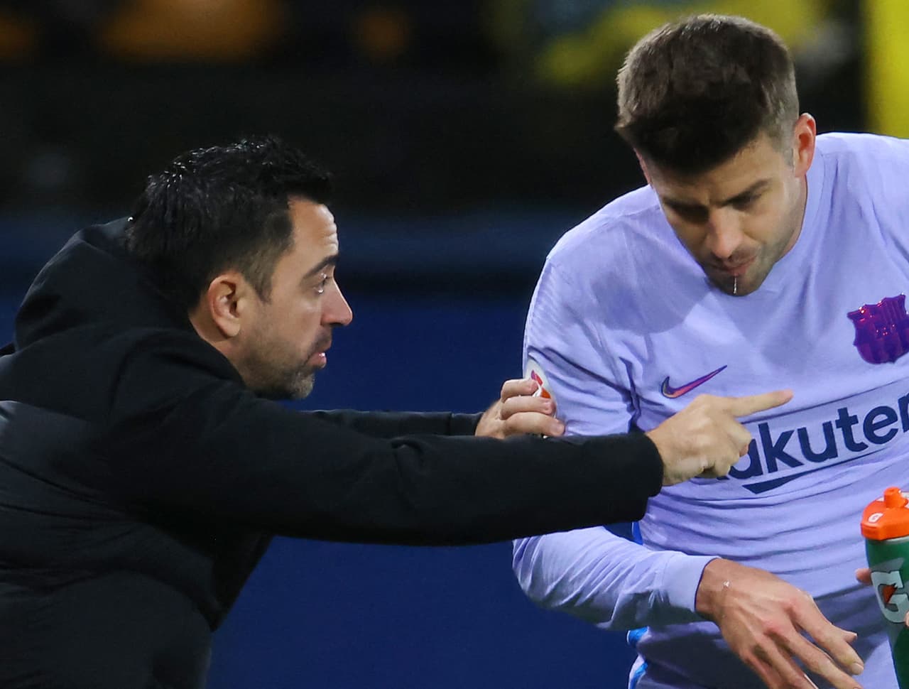 Xavi y Piqué se van "orgullosos" del Barcelona a pesar de la derrota