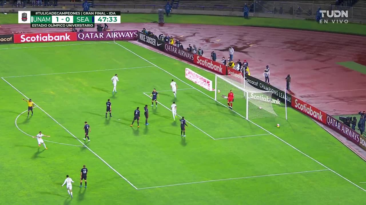 ¡GOL!  anota para Pumas UNAM. Juan Ignacio Dinenno