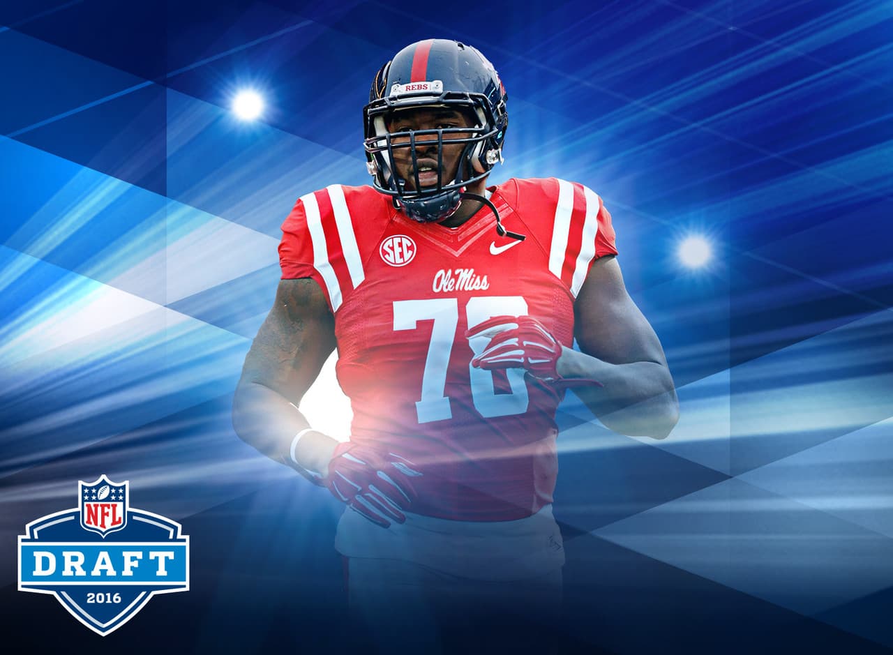 2.- Tackles #1: En los 80 años del Draft de la NFL, solo 4 tackles ofesivos han sido elegidos #1 global. Los primeros 2, Ron Yary en 1968 y Orlando Pace en 1997, están en el Salón de la Fama. Los últimos 2, Jake Long en 2008 y Eric Fisher en 2013, no han producido igual. Laremy Tunsil de Mississippi podría ser el quinto y de ser ese el caso sería el segundo jugador de Ole Miss en ser primero global (Eli Manning).