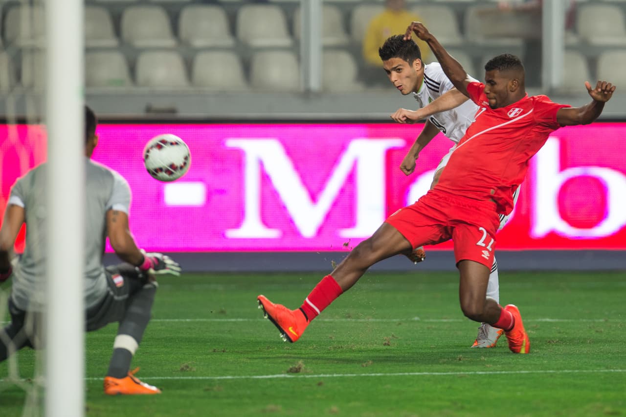 Carlos Ascues, CALIFICACIÓN 7: En el mediocampo realizó un buen papel, supo mantener el orden de su selección y fue un hombre que recuperó muchos balones en el primer tiempo, ya en la segunda parte perdió la mitad del campo.