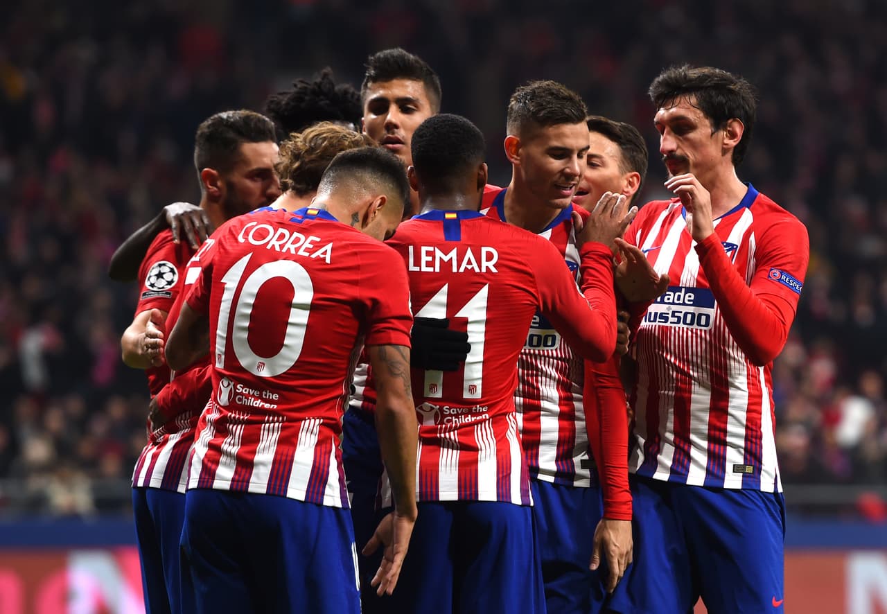 Aunque se intentó, el partido se fue al descanso con el 2-0 para el Atlético que se sentía cómodo clasificando a octavos de final.