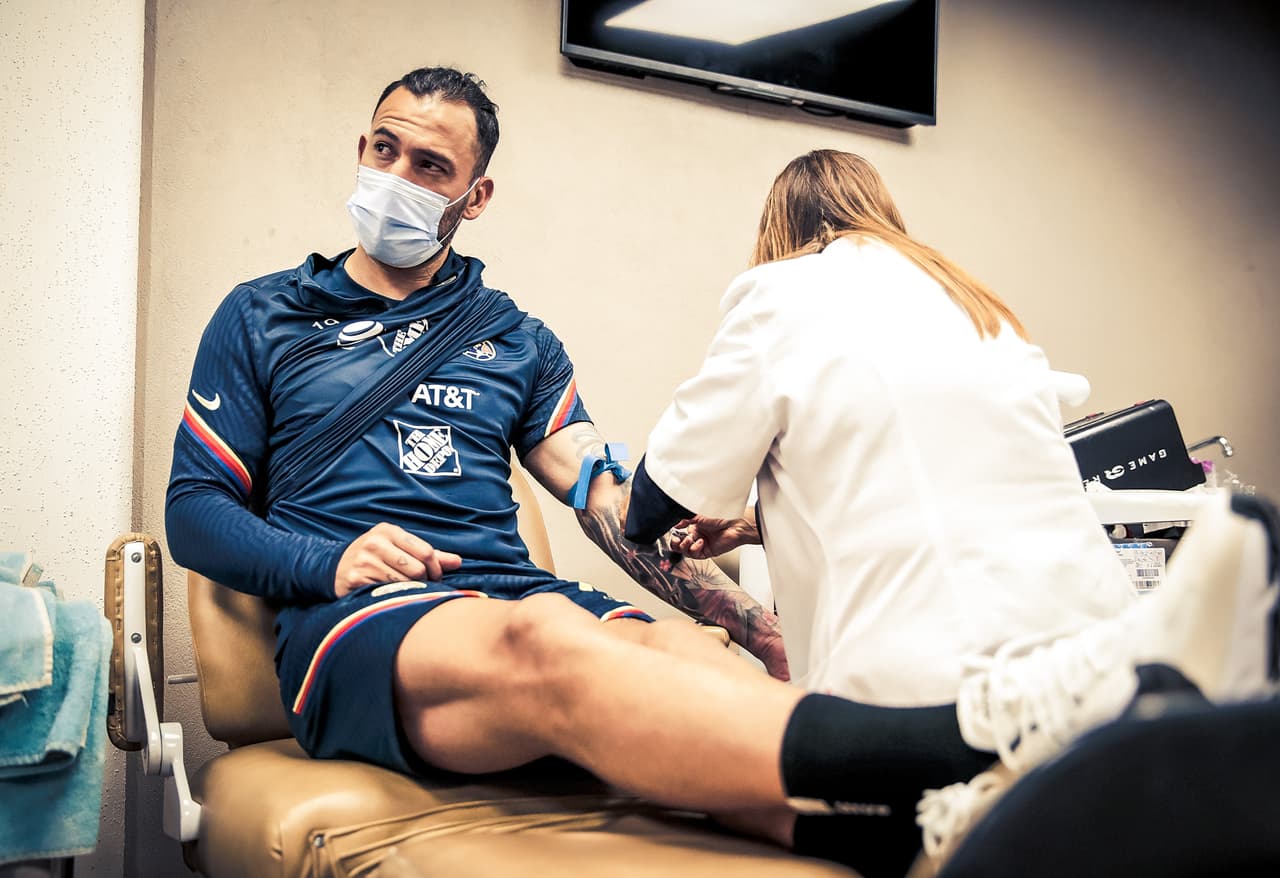 América realiza pruebas de COVID-19; Aguilera renueva