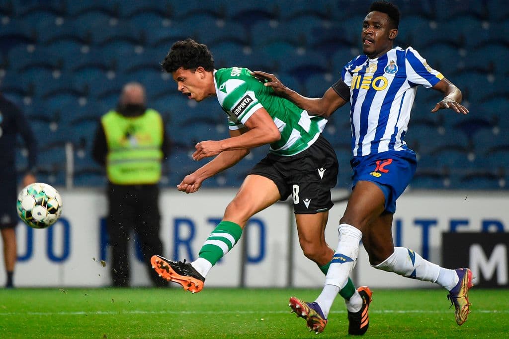 Tras no caer goles en el Estadio do Dragão, Sporting y Porto lideran el balompié portugués al cabo de 21 jornadas con 55 y 45 unidades, respectivamente.
