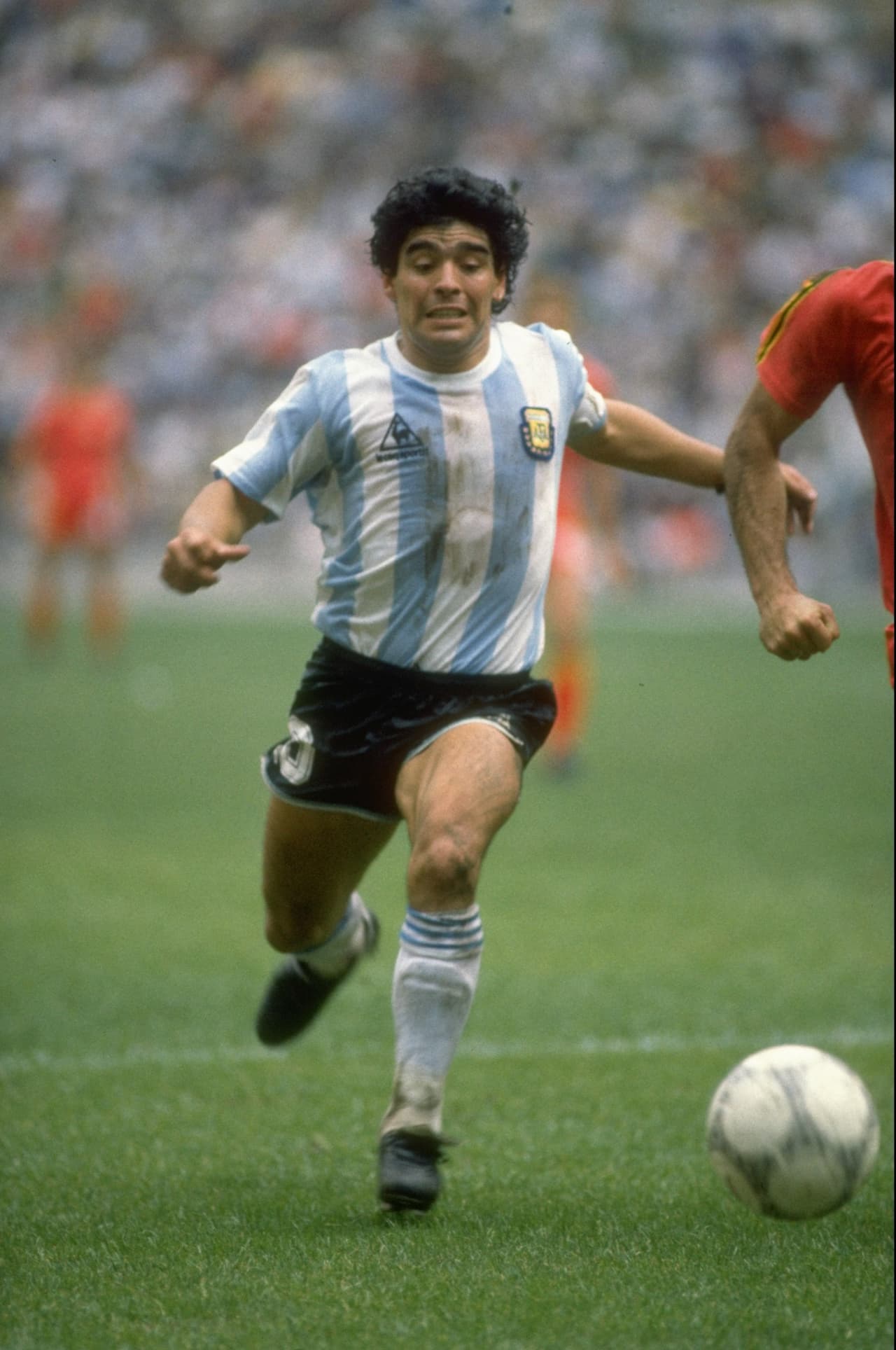 El crack argentino hace parte de una lista de figuras que nunca ganaron la Copa América, algo más curioso en el caso del propio Maradona por su estatus mundial. Lionel Messi le sigue los pasos ahora.
