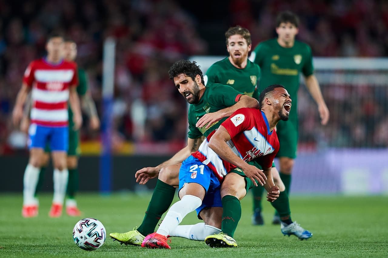 Tras media hora de juego, el encuentro se mantenía sin goles.