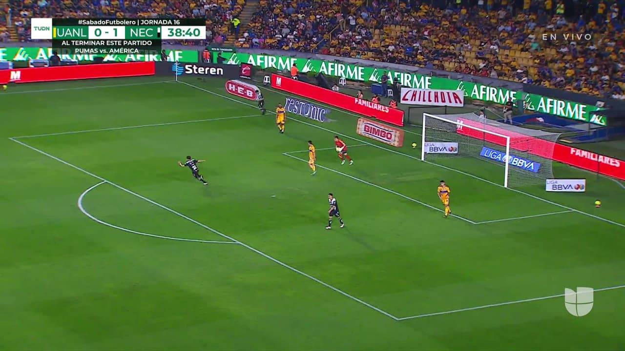 ¡TIRO ATAJADO! disparo por José Paradela.