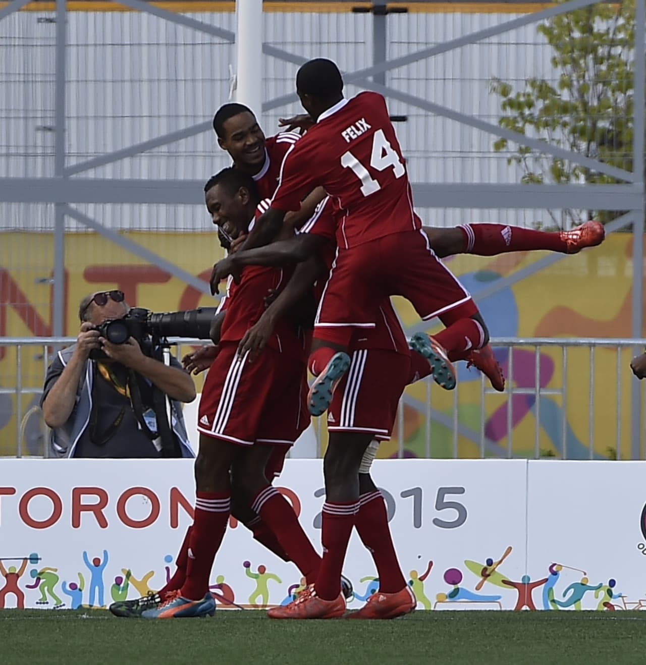 John Ricardo adelantó a los trinitenses apenas a los siete minutos del encuentro, tras una jugada en la que ninguno de los zagueros mexicanos alcanzó a despejar un servicio en el área.
