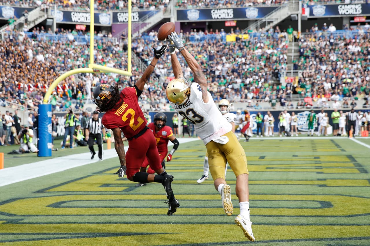 En Orlando, FL, el marcador final del Camping World Bowl fue Notre Dame 33-9 Iowa State.